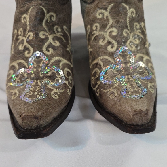 Sparkling Embroidered Heeled Boots - Picture 7 of 10
